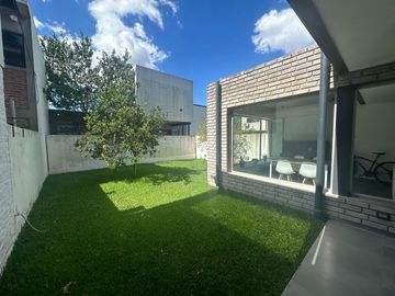 Casa en  venta en City Bell de 2 dormitorios