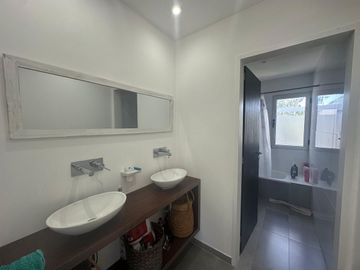 Casa en  venta en City Bell de 2 dormitorios