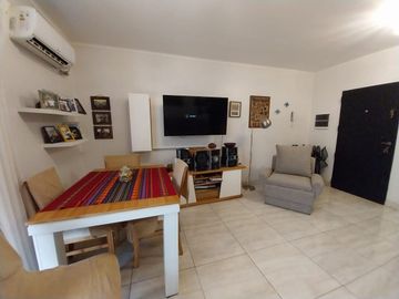 2 AMBIENTES  SUITE VEST BAÑO Y TOIL CON GRAN PATIO