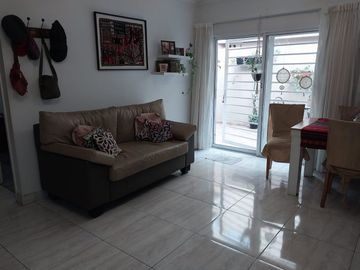 2 AMBIENTES  SUITE VEST BAÑO Y TOIL CON GRAN PATIO