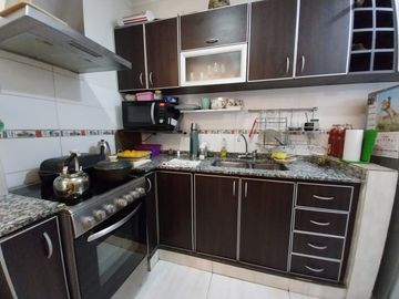 2 AMBIENTES  SUITE VEST BAÑO Y TOIL CON GRAN PATIO