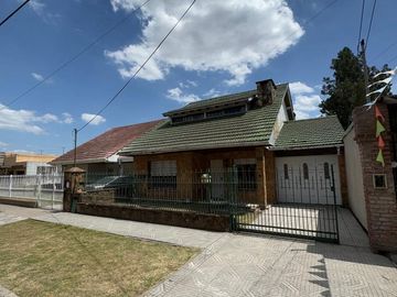 CHALET 3 AMBIENTES 2 PLANTAS VENTA RAFAEL CALZADA