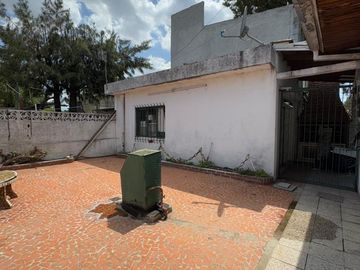 CHALET 3 AMBIENTES 2 PLANTAS VENTA RAFAEL CALZADA