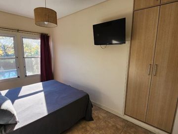 VENTA CASA DE 5 AMBIENTES JARDIN/PISCINA ESCOBAR