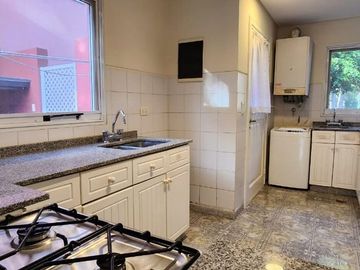 VENTA CASA DE 5 AMBIENTES JARDIN/PISCINA ESCOBAR