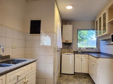 VENTA CASA DE 5 AMBIENTES JARDIN/PISCINA ESCOBAR