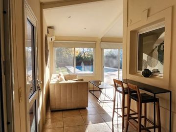 VENTA CASA DE 5 AMBIENTES JARDIN/PISCINA ESCOBAR