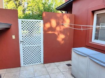 VENTA CASA DE 5 AMBIENTES JARDIN/PISCINA ESCOBAR
