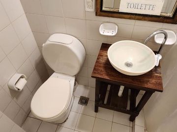 VENTA CASA DE 5 AMBIENTES JARDIN/PISCINA ESCOBAR