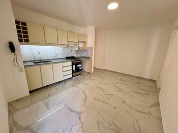 VENTA DPTO 4 AMB CON BALCON REFACCIONADO A NUEVO