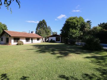 VENTA CASA 3 AMB PARQUE PILETA QUINCHO BOSQUE REAL