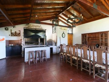 VENTA CASA 3 AMB PARQUE PILETA QUINCHO BOSQUE REAL