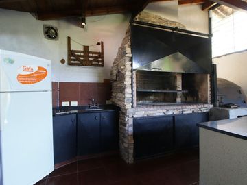 VENTA CASA 3 AMB PARQUE PILETA QUINCHO BOSQUE REAL