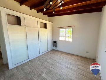 CASA 5 AMBIENTES EN VENTA EN EZEIZA CON PILETA