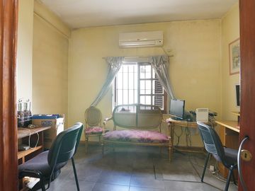 Venta casa 5 amb. Monte Castro Patio Terraza Coch.