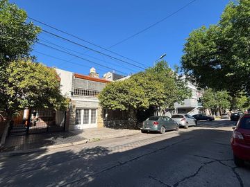 Venta casa 5 amb. Monte Castro Patio Terraza Coch.
