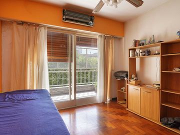 Venta casa 5 amb. Monte Castro Patio Terraza Coch.