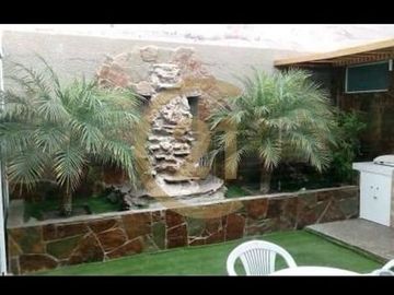 amplia y luminosa casa en venta