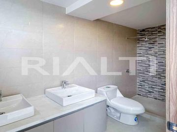 Casa en venta de oportunidad, en Tumbaco