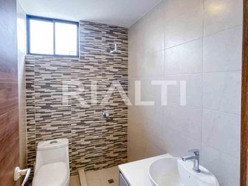 Casa en venta de oportunidad, en Tumbaco