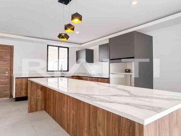 Casa en venta de oportunidad, en Tumbaco