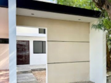 Casa/ Venta 2 plantas con habitación planta baja en las Américas, Mérida