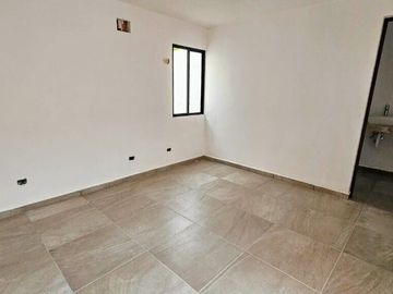 Casa/ Venta 2 plantas con habitación planta baja en las Américas, Mérida