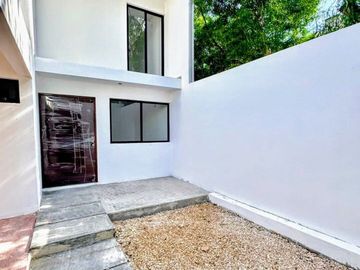 Casa/ Venta 2 plantas con habitación planta baja en las Américas, Mérida