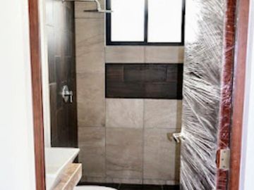 Casa/ Venta 2 plantas con habitación planta baja en las Américas, Mérida