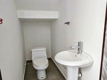 Casa/ Venta 2 plantas con habitación planta baja en las Américas, Mérida