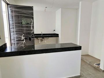 Casa/ Venta 2 plantas con habitación planta baja en las Américas, Mérida