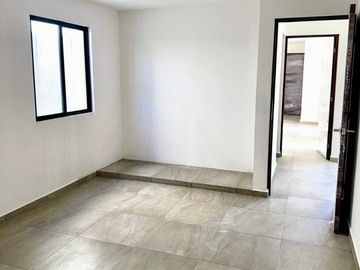 Casa/ Venta 2 plantas con habitación planta baja en las Américas, Mérida