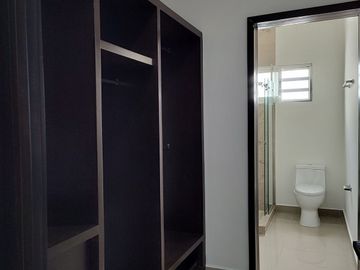 CASA EN RENTA O VENTA EN SAN ROMAN, CIUDAD DEL CARMEN, CAMPECHE