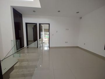 CASA EN RENTA O VENTA EN SAN ROMAN, CIUDAD DEL CARMEN, CAMPECHE