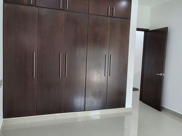 CASA EN RENTA O VENTA EN SAN ROMAN, CIUDAD DEL CARMEN, CAMPECHE