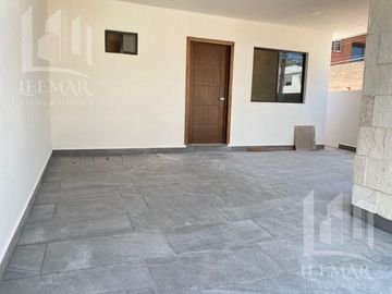 Casa Nueva en Venta en Col. Las Americas