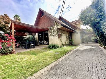 Casa en Venta en TREMENDA OPORTUNIDAD PARA REMODELAR