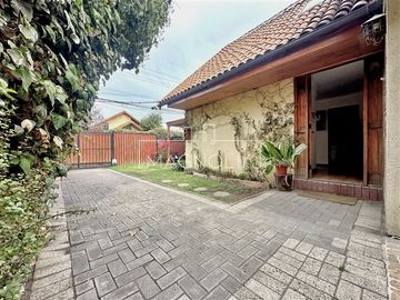 Casa en Venta en TREMENDA OPORTUNIDAD PARA REMODELAR