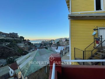 Se vende bellísima y tradicional casa porteña