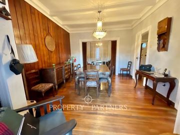 Se vende bellísima y tradicional casa porteña