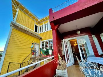 Se vende bellísima y tradicional casa porteña