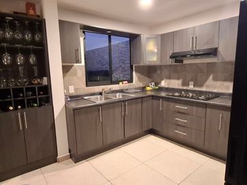 CASA SEMINUEVA EN PRIVADA EXCLUSIVA EN ALVENTO HABITAT