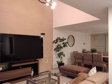 CASA SEMINUEVA EN PRIVADA EXCLUSIVA EN ALVENTO HABITAT