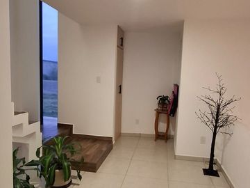 CASA SEMINUEVA EN PRIVADA EXCLUSIVA EN ALVENTO HABITAT