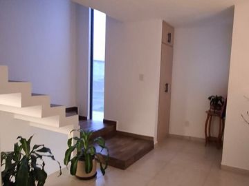 CASA SEMINUEVA EN PRIVADA EXCLUSIVA EN ALVENTO HABITAT
