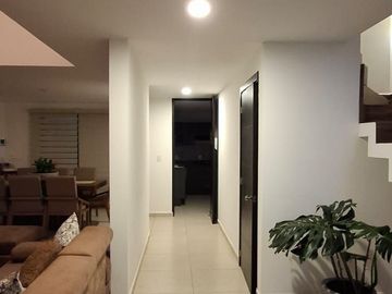 CASA SEMINUEVA EN PRIVADA EXCLUSIVA EN ALVENTO HABITAT