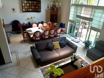 CASA EN VENTA ZONA DORADA, CUERNAVACA, MOR.
