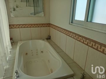 CASA EN VENTA ZONA DORADA, CUERNAVACA, MOR.