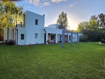 Casa en  El Lauquen