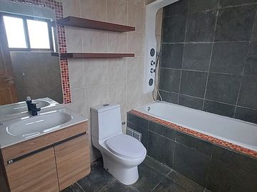 SE VENDE CASA - CONDOMINIO EL GOLF RINCONADA